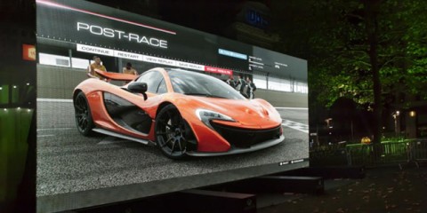 titan-zeus-370Zoll UHD TV